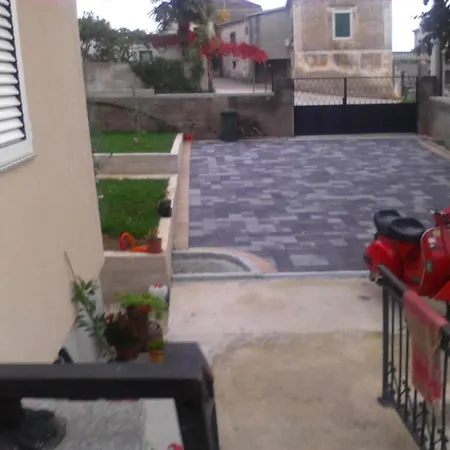 In With Sea View, Balcony, Air Conditioning, Wi-fi Daire Sveti Filip i Jakov
